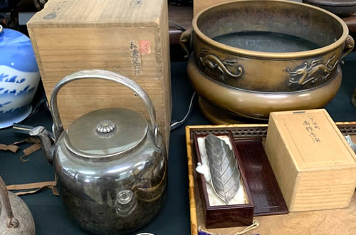 金工 (金、銀、銅、鉄、錫などの工芸品) 金工 (金、銀、銅、鉄、錫などの工芸品)